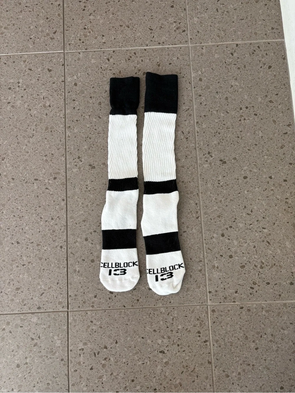 Cell block 13 - Black & White Athletic Crew Socks
